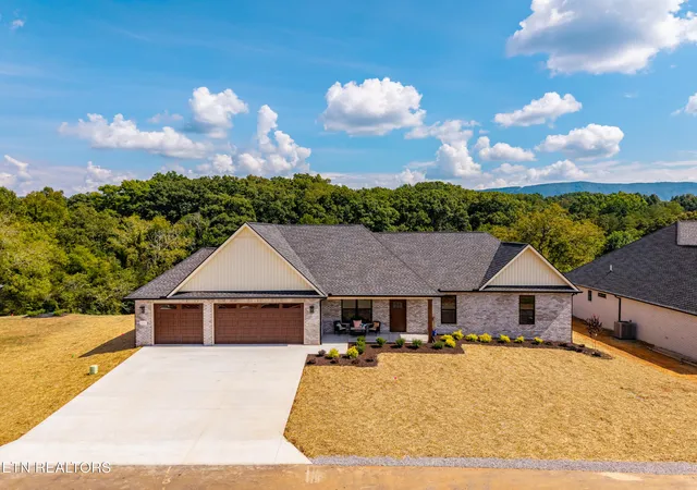 Photo 3 of Single family home for sale at 111 Burrstone Way, Maryville, TN 37803 | MLS# 1354132 | Listing updated on 2026-09-14
