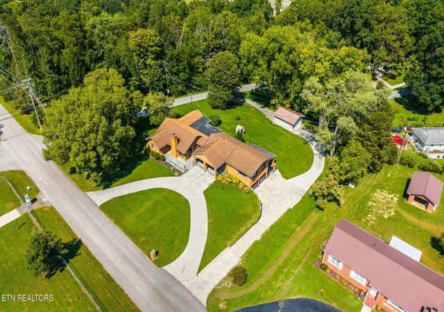 Photo 3 of Single family home for sale at 505 Claiborne Rd, La Follette, TN 37766 | MLS# 1354820 | Listing updated on 2026-09-08