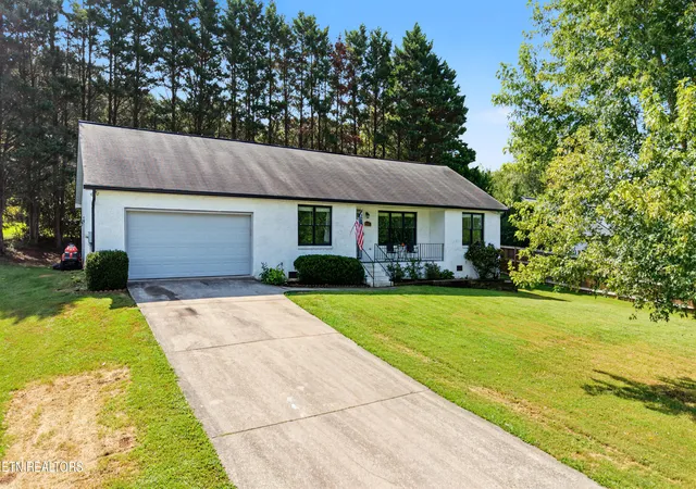 Photo 3 of Sale Pending at 4208 Ingrid Dr, Maryville, TN 37801 | MLS# 1354844 | Listing updated on 2026-09-21