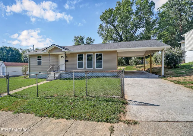 Photo 3 of Single family home for sale at 147 Athens Rd, Oak Ridge, TN 37830 | MLS# 1353242 | Listing updated on 2026-09-11