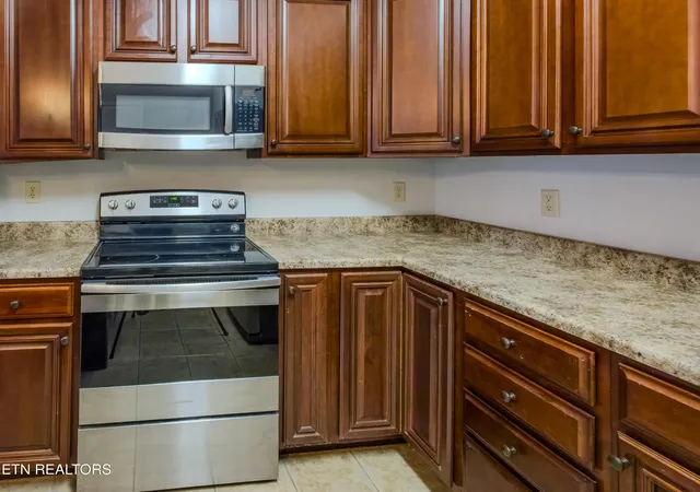 Listing Photo 5 - Condo for sale in building located at 4838 Fountain Vw Wy, Knoxville, TN 37379