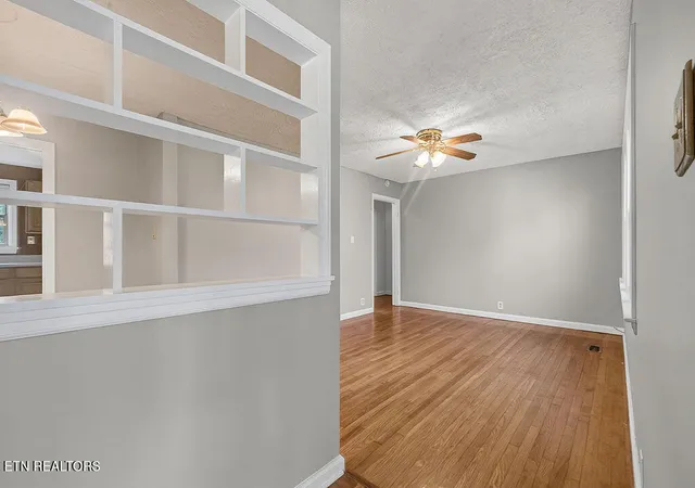 Photo 2 of Single family home for sale at 3104 Luwana Ln, Knoxville, TN 37917 | MLS# 1354176 | Listing updated on 2026-09-18