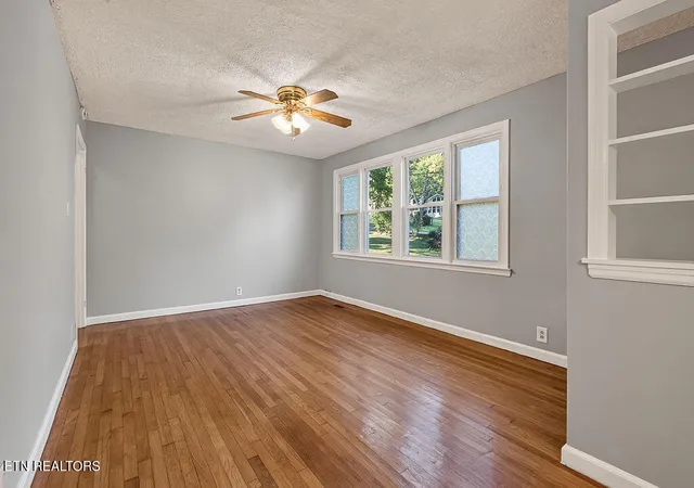 Photo 3 of Single family home for sale at 3104 Luwana Ln, Knoxville, TN 37917 | MLS# 1354176 | Listing updated on 2026-09-18