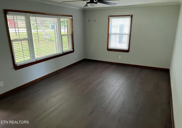 Photo 3 of Single family home for sale at 1024 Farragut Ave, Knoxville, TN 37917 | MLS# 1354676 | Listing updated on 2026-09-12