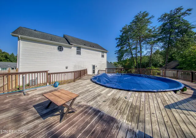 Photo 3 of Sale Pending at 8710 Finchwood Ln, Knoxville, TN 37924 | MLS# 1354110 | Listing updated on 2026-09-09