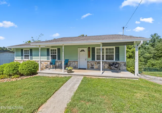Photo 1 of Sale Pending at 1309 Whittbier Dr, Knoxville, TN 37932 | MLS# 1354336 | Listing updated on 2026-10-06