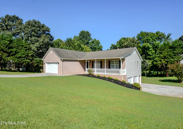 Photo 2 of Sale Pending at 12768 Daisywood Dr, Knoxville, TN 37932 | MLS# 1353967 | Listing updated on 2026-09-05
