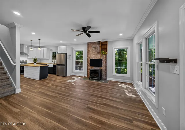 Photo 3 of Single family home for sale at 1613 Dunbar St, Knoxville, TN 37921 | MLS# 1354978 | Listing updated on 2026-09-18