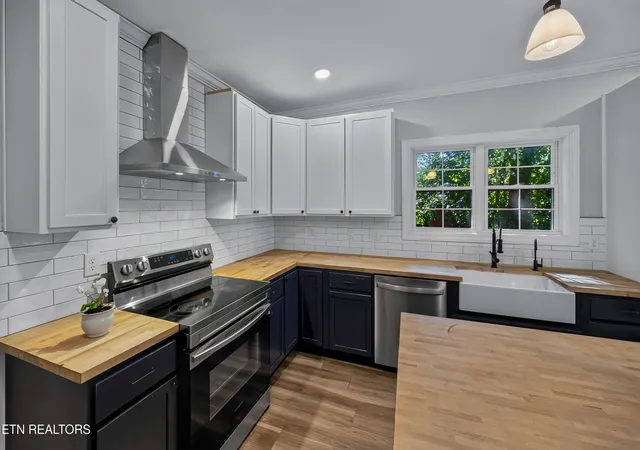 Photo 4 of Single family home for sale at 1613 Dunbar St, Knoxville, TN 37921 | MLS# 1354978 | Listing updated on 2026-09-19