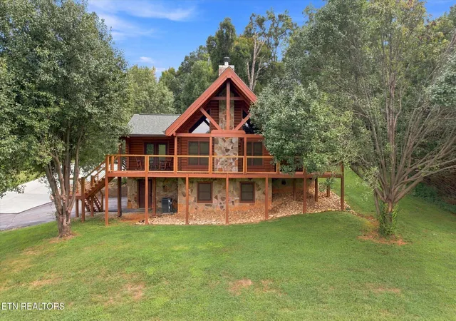Photo 3 of Single family home for sale at 3213 Big Cove Ct, Sevierville, TN 37862 | MLS# 1353394 | Listing updated on 2026-09-10