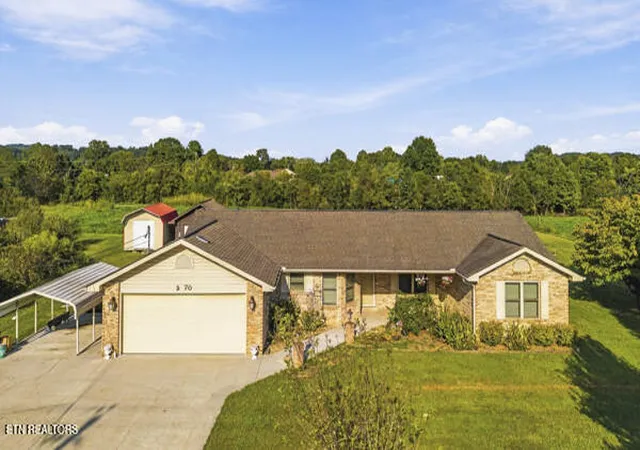 Photo 2 of Single family home for sale at 2970 Boyds Crk Hwy, Sevierville, TN 37876 | MLS# 1353770 | Listing updated on 2026-09-24
