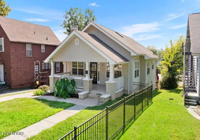 Photo 1 of Sale Pending at 3226 E 5th Avenue, Knoxville, TN 37914 | MLS# 1354105 | Listing updated on 2026-09-15
