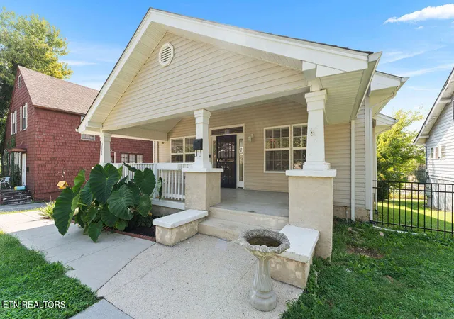 Photo 2 of Sale Pending at 3226 E 5th Avenue, Knoxville, TN 37914 | MLS# 1354105 | Listing updated on 2026-09-15