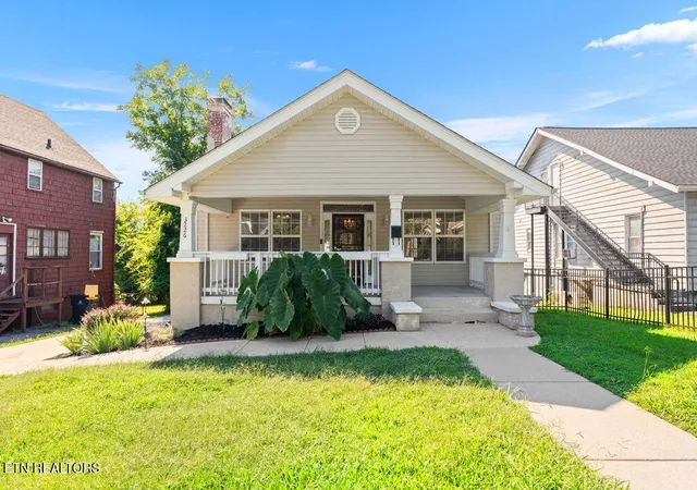 Photo 3 of Sale Pending at 3226 E 5th Avenue, Knoxville, TN 37914 | MLS# 1354105 | Listing updated on 2026-09-15