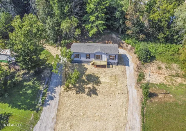 Photo 2 of Single family home for sale at 239 Honey Dr, New Tazewell, TN 37825 | MLS# 1353607 | Listing updated on 2026-10-09