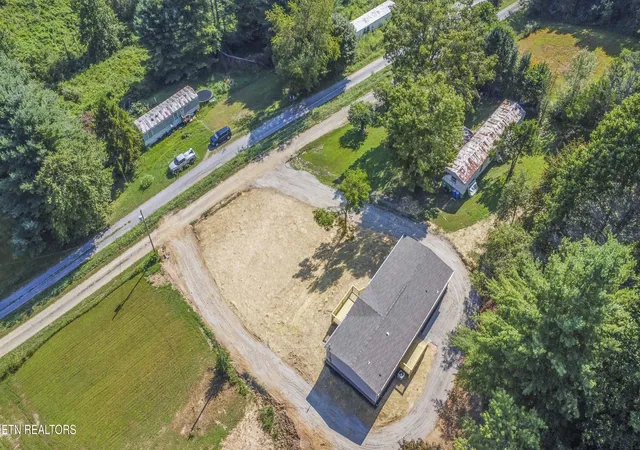 Photo 4 of Single family home for sale at 239 Honey Dr, New Tazewell, TN 37825 | MLS# 1353607 | Listing updated on 2026-10-09