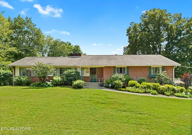 Photo 1 of Sale Pending at 8300 Bennington Dr, Knoxville, TN 37909 | MLS# 1353994 | Listing updated on 2026-09-05