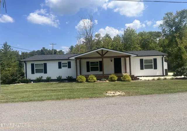 Photo 1 of Single family home for sale at 7230 Beelertown Rd, Powell, TN 37849 | MLS# 1353963 | Listing updated on 2026-09-01