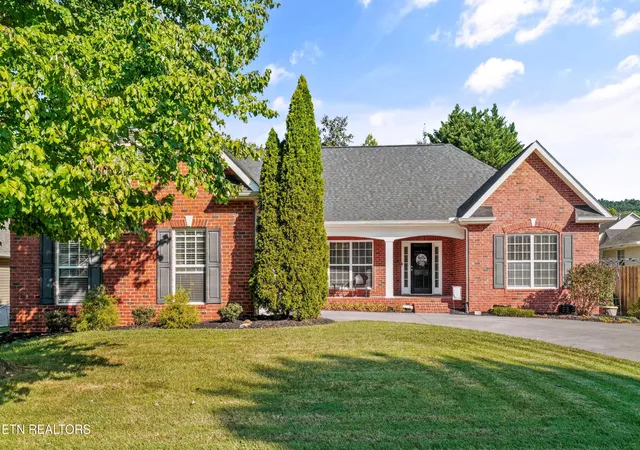 Photo 2 of Sale Pending at 5705 Rhyne Cvs Ln, Knoxville, TN 37931 | MLS# 1354095 | Listing updated on 2026-09-06