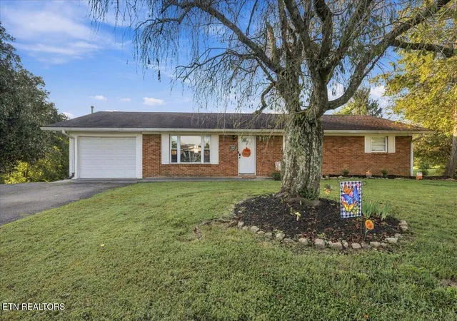 Photo 2 of Single family home for sale at 5681 Loudon Ridge Rd, Lenoir City, TN 37771 | MLS# 1355313 | Listing updated on 2026-10-02