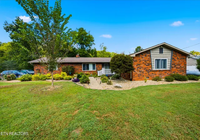 Photo 1 of Single family home for sale at 841 Knight Rd, Knoxville, TN 37920 | MLS# 1354316 | Listing updated on 2026-09-07