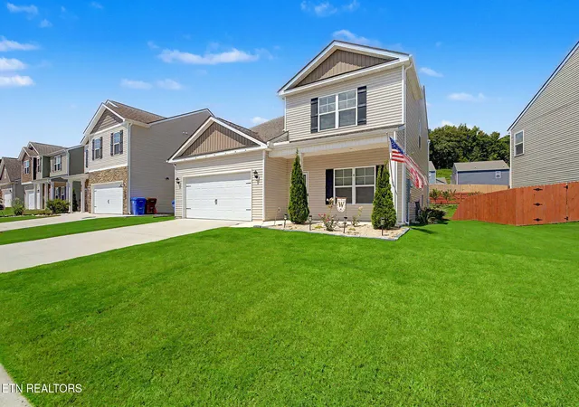 Photo 3 of Single family home for sale at 217 Ibis Loop, Oak Ridge, TN 37830 | MLS# 1354491 | Listing updated on 2026-09-22