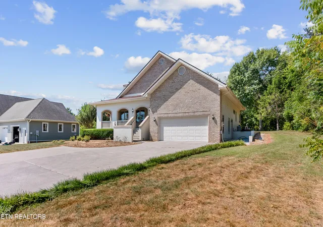 Photo 3 of Single family home for sale at 153 Oonoga Wy, Loudon, TN 37774 | MLS# 1353720 | Listing updated on 2026-09-12