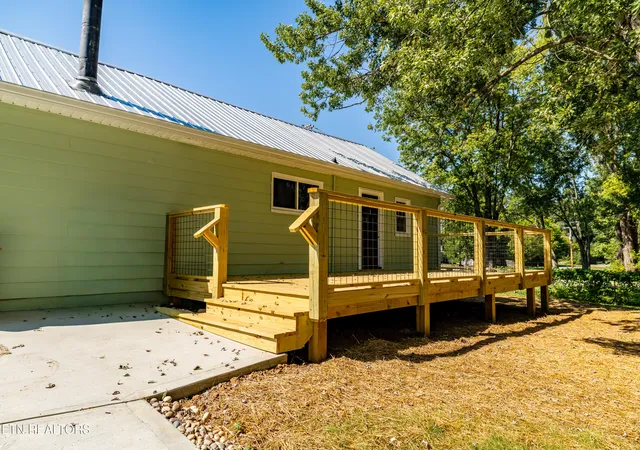 Photo 3 of Single family home for sale at 408 Amerine Rd, Maryville, TN 37804 | MLS# 1354068 | Listing updated on 2026-09-03
