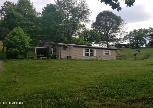 Photo 2 of Single family home for sale at 2143 Everett Rd, Knoxville, TN 37932 | MLS# 1354112 | Listing updated on 2026-09-02