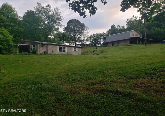 Photo 3 of Single family home for sale at 2143 Everett Rd, Knoxville, TN 37932 | MLS# 1354112 | Listing updated on 2026-09-02