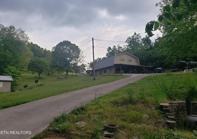 Photo 3 of Single family home for sale at 2143 Everett Rd, Knoxville, TN 37932 | MLS# 1354112 | Listing updated on 2026-09-02