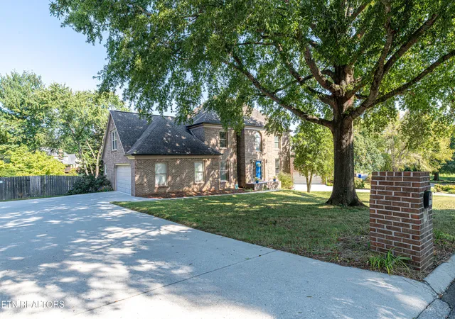 Photo 2 of Single family home for sale at 327 Sundown Rd, Knoxville, TN 37934 | MLS# 1353725 | Listing updated on 2026-09-17