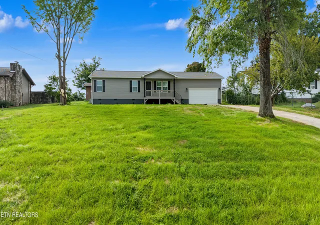 Photo 3 of Single family home for sale at 2818 Cansler Dr, Maryville, TN 37801 | MLS# 1356622 | Listing updated on 2026-09-24