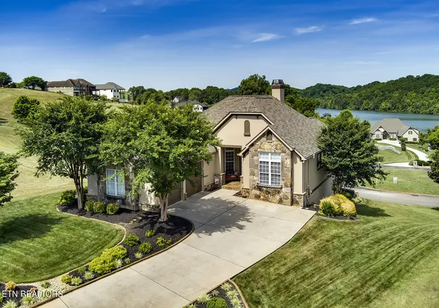 Photo 1 of Single family home for sale at 315 Hummingbird Dr, Vonore, TN 37885 | MLS# 1353906 | Listing updated on 2026-09-01