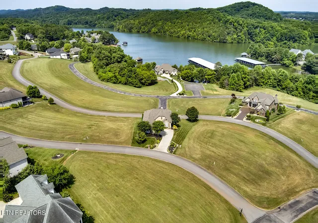 Photo 3 of Single family home for sale at 315 Hummingbird Dr, Vonore, TN 37885 | MLS# 1353906 | Listing updated on 2026-09-01