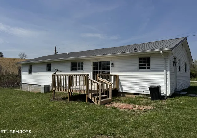 Photo 3 of Single family home for sale at 130 Hunley Acres, Speedwell, TN 37870 | MLS# 1354920 | Listing updated on 2026-09-09