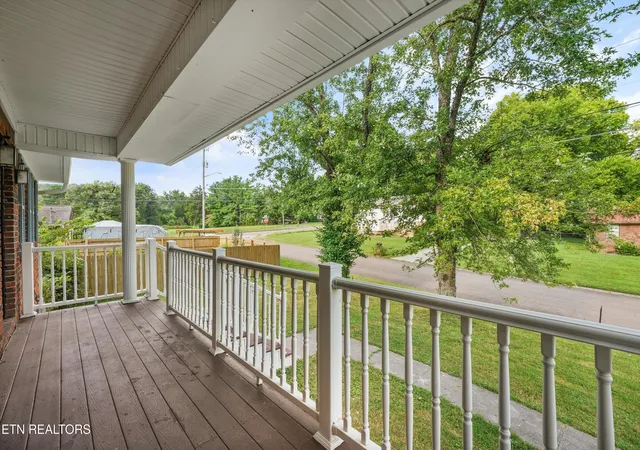 Photo 4 of Sale Pending at 2108 NW Ho Co Ta Ke Ln, Knoxville, TN 37912 | MLS# 1354673 | Listing updated on 2026-09-14