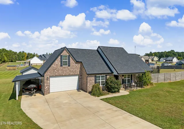 Photo 2 of Sale Pending at 131 Kandys Wy, Maryville, TN 37801 | MLS# 1353733 | Listing updated on 2026-09-17