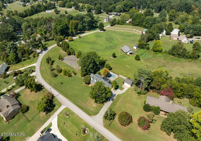 Photo 3 of Single family home for sale at 1910 Smoky View Cir, Maryville, TN 37801 | MLS# 1354616 | Listing updated on 2026-09-05