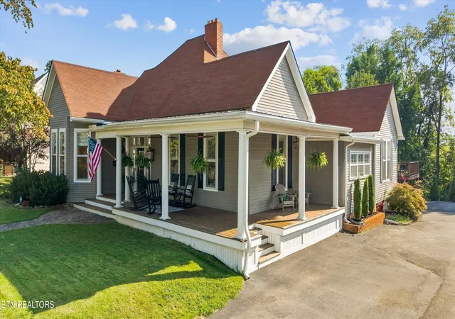 Photo 2 of Single family home for sale at 602 Mayes Ave, Sweetwater, TN 37874 | MLS# 1353757 | Listing updated on 2026-09-05