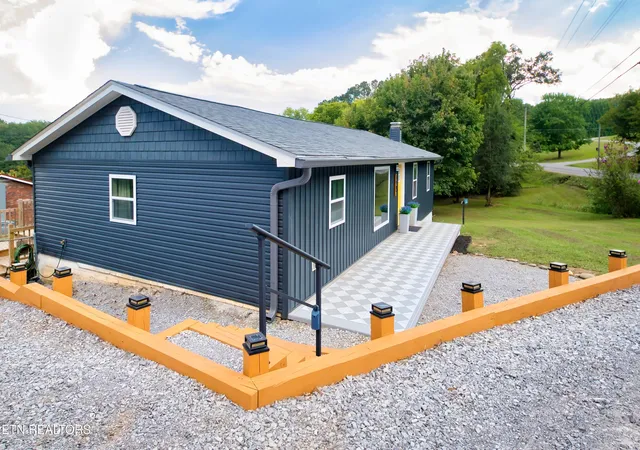 Photo 1 of Single family home for sale at 1502 Shadowood Dr, Maryville, TN 37803 | MLS# 1353723 | Listing updated on 2026-09-23