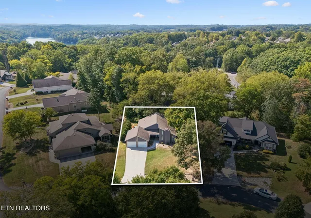 Photo 2 of Single family home for sale at 202 Daksi Ln, Loudon, TN 37774 | MLS# 1353727 | Listing updated on 2026-09-24
