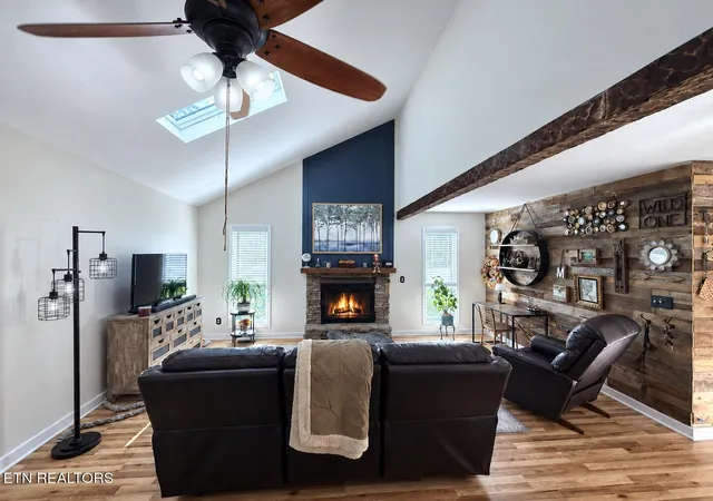 Photo 3 of Single family home for sale at 202 Daksi Ln, Loudon, TN 37774 | MLS# 1353727 | Listing updated on 2026-09-24