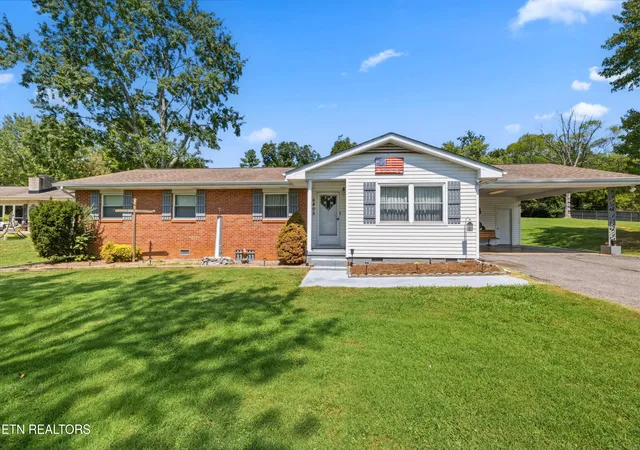 Photo 3 of Single family home for sale at 6405 Shetland Dr, Knoxville, TN 37920 | MLS# 1354102 | Listing updated on 2026-09-02