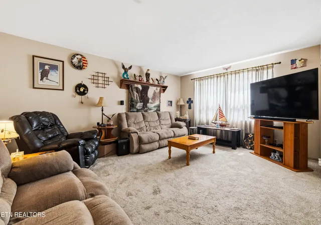 Photo 3 of Single family home for sale at 6405 Shetland Dr, Knoxville, TN 37920 | MLS# 1354102 | Listing updated on 2026-09-02
