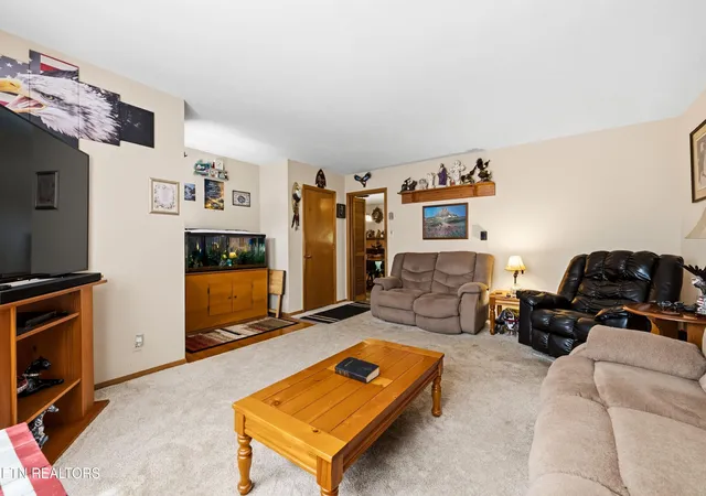 Photo 4 of Single family home for sale at 6405 Shetland Dr, Knoxville, TN 37920 | MLS# 1354102 | Listing updated on 2026-09-02