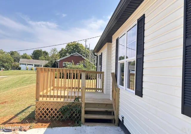 Photo 3 of Single family home for sale at 1810 Eastern Ave, Morristown, TN 37813 | MLS# 1356662 | Listing updated on 2026-10-10