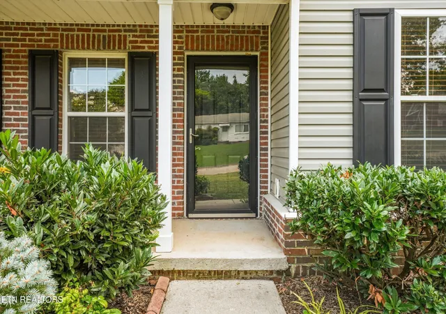 Photo 4 of Single family home for sale at 7216 Kennon Springs Ln, Knoxville, TN 37909 | MLS# 1353939 | Listing updated on 2026-09-17
