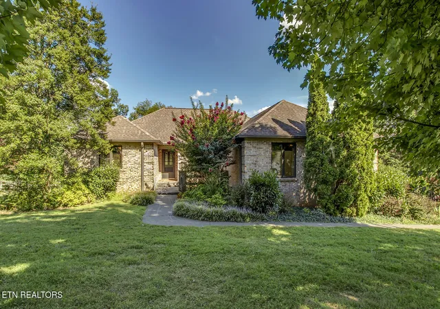 Photo 1 of Sale Pending at 318 Mapletree Dr, Knoxville, TN 37934 | MLS# 1354689 | Listing updated on 2026-09-07
