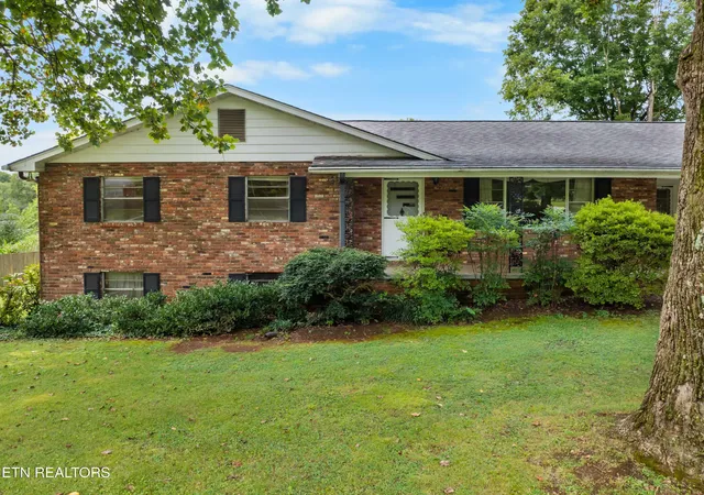 Photo 1 of Single family home for sale at 6128 Apache Tr, Knoxville, TN 37920 | MLS# 1353897 | Listing updated on 2026-09-18